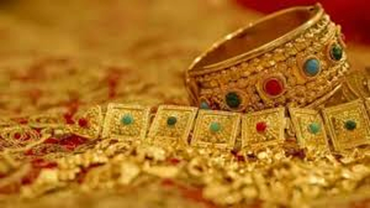 Why Gold Loans? Understanding Their Unique Appeal (and Pitfalls)